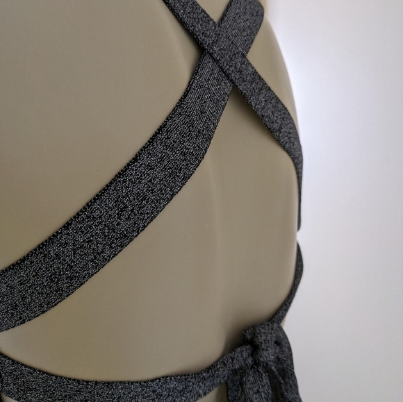 Aritzia Wilfred metallic cropped shirt silver - Picture 3 of 10